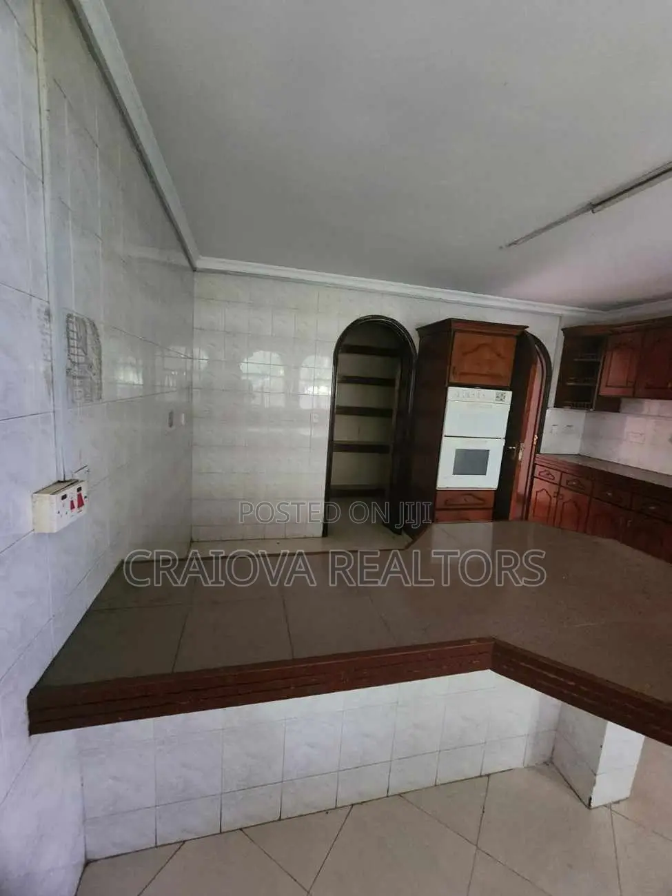 5bdrm Villa in Riverside Drive for sale