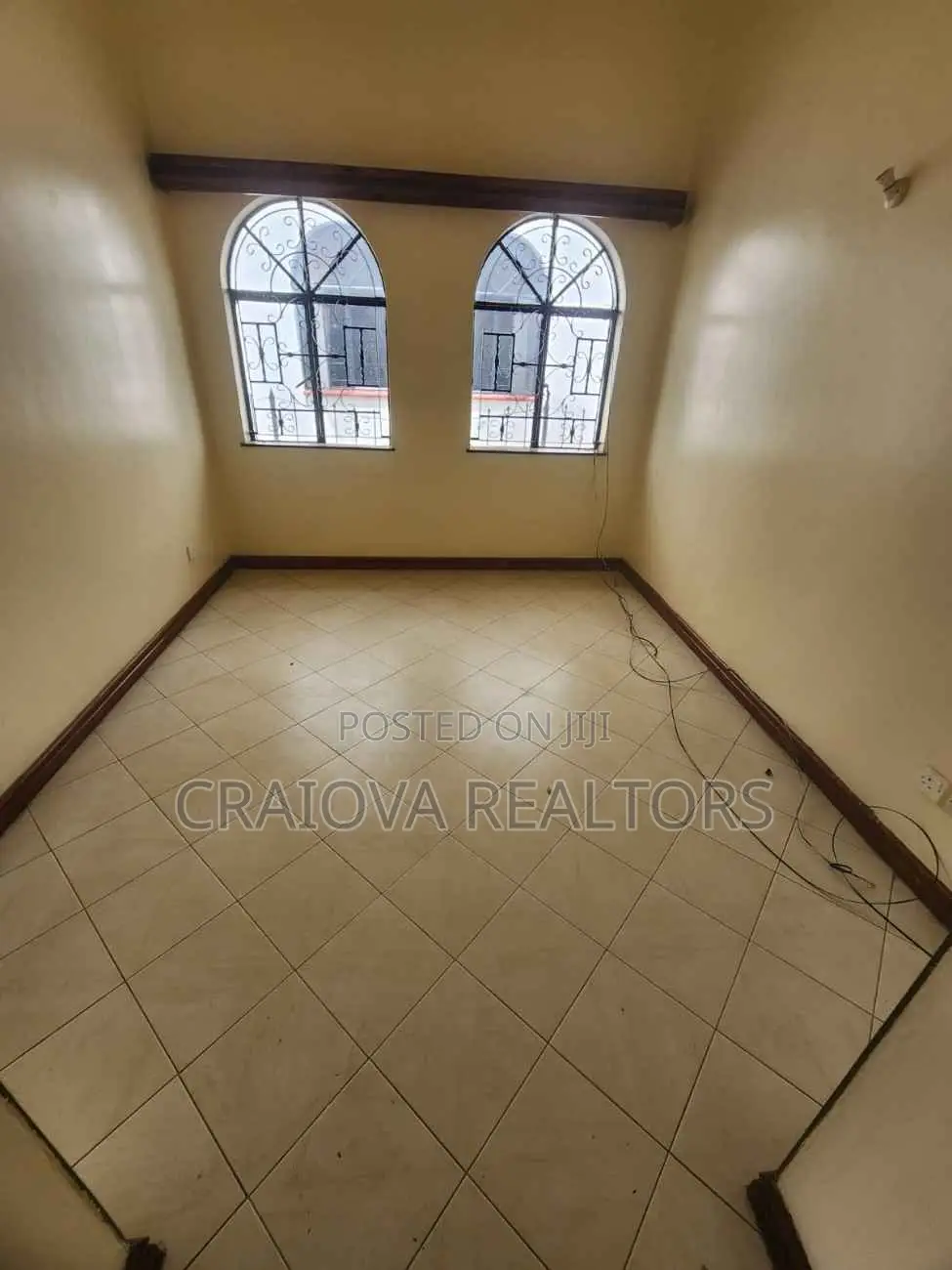 5bdrm Villa in Riverside Drive for sale