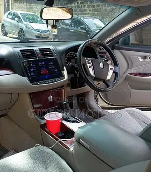 Toyota Crown 2011 White