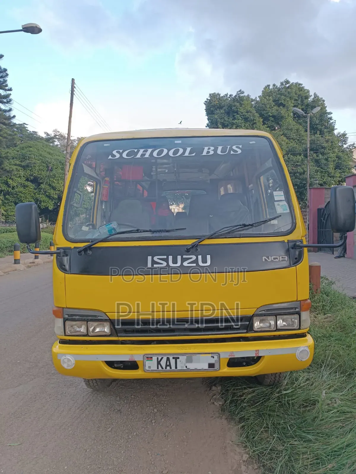 Isuzu NQR 2004 Yellow