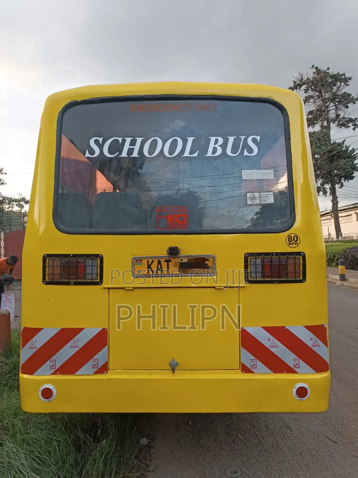 Isuzu NQR 2004 Yellow