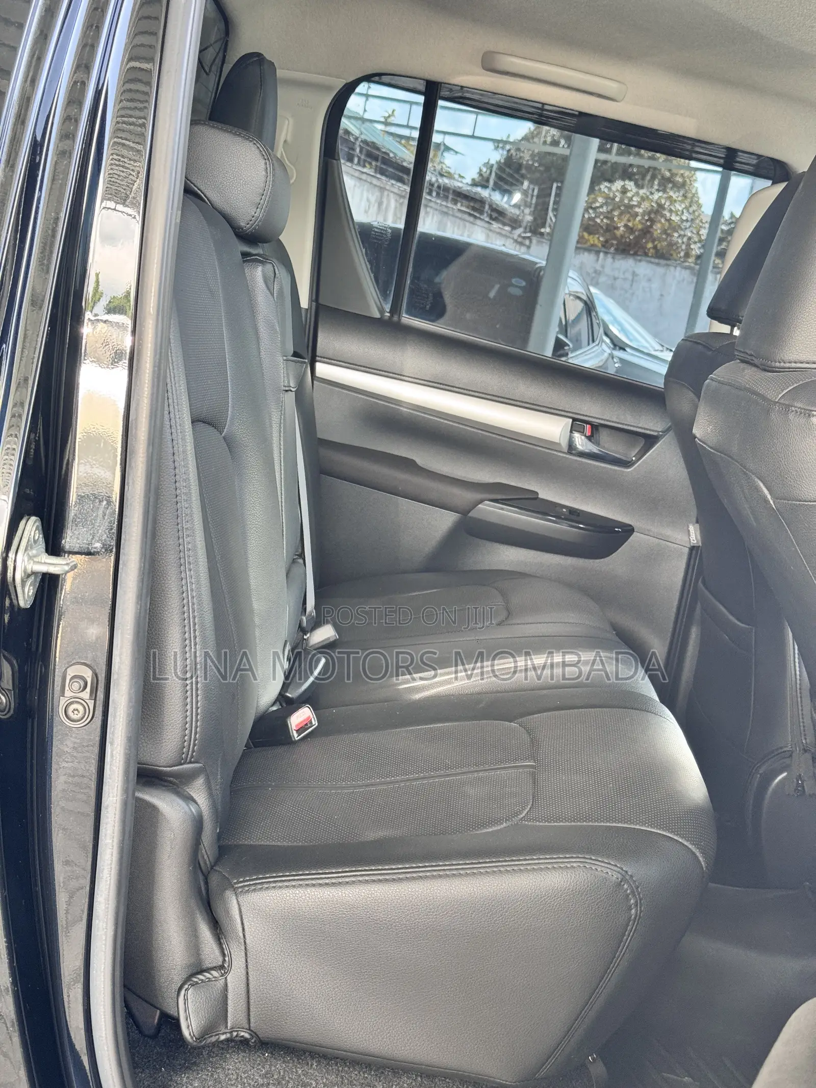 Toyota Hilux 2021 Black