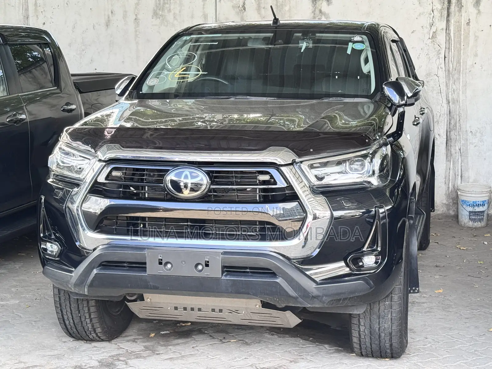 Toyota Hilux 2021 Black