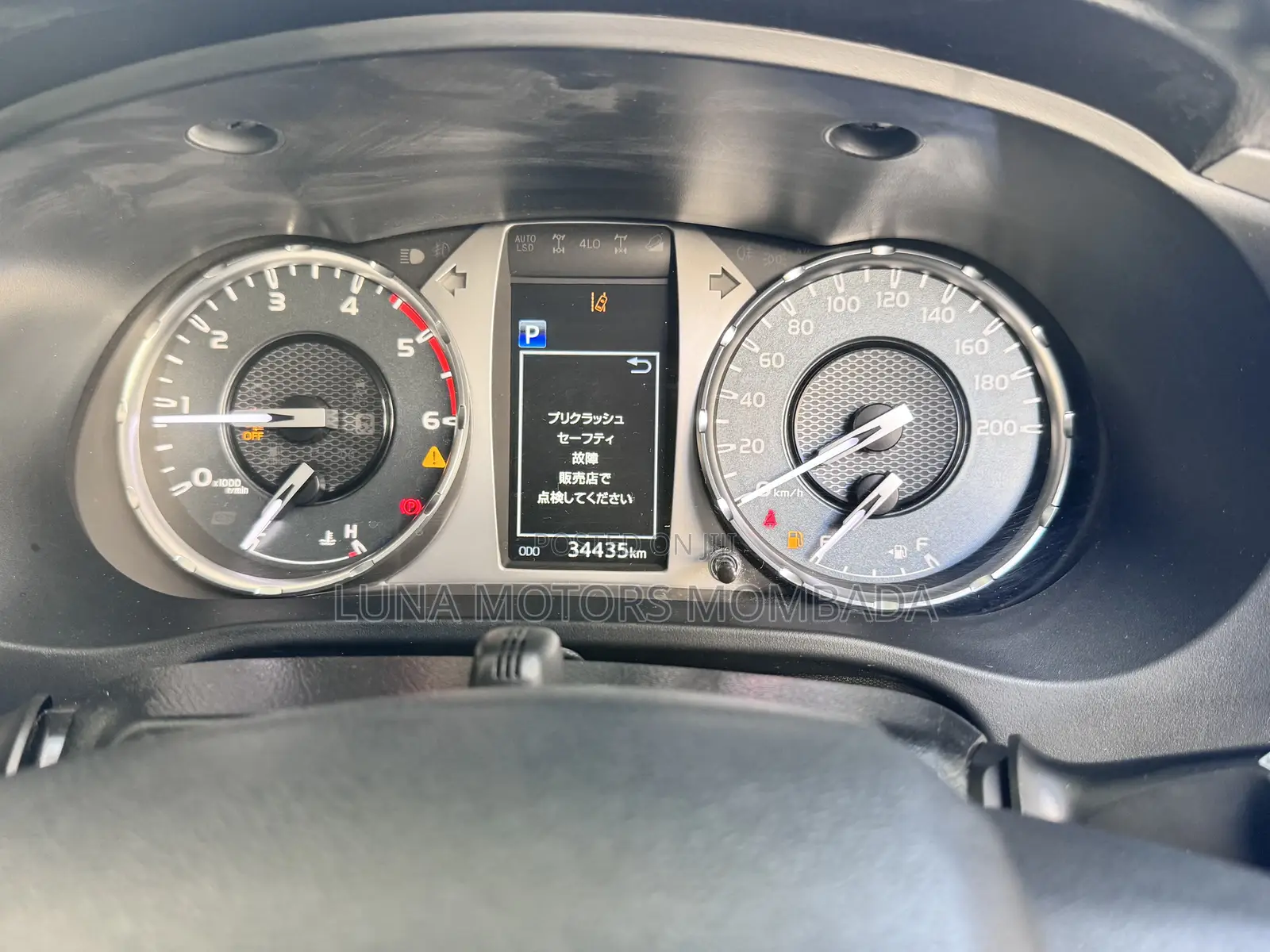 Toyota Hilux 2021 Black