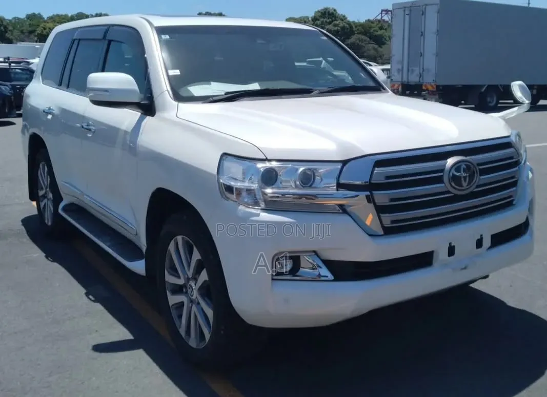 Toyota Land Cruiser 4.6 V8 ZX 2018 Pearl