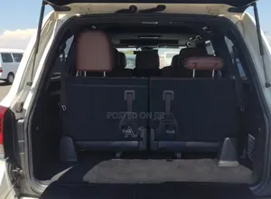 Toyota Land Cruiser 4.6 V8 ZX 2018 Pearl