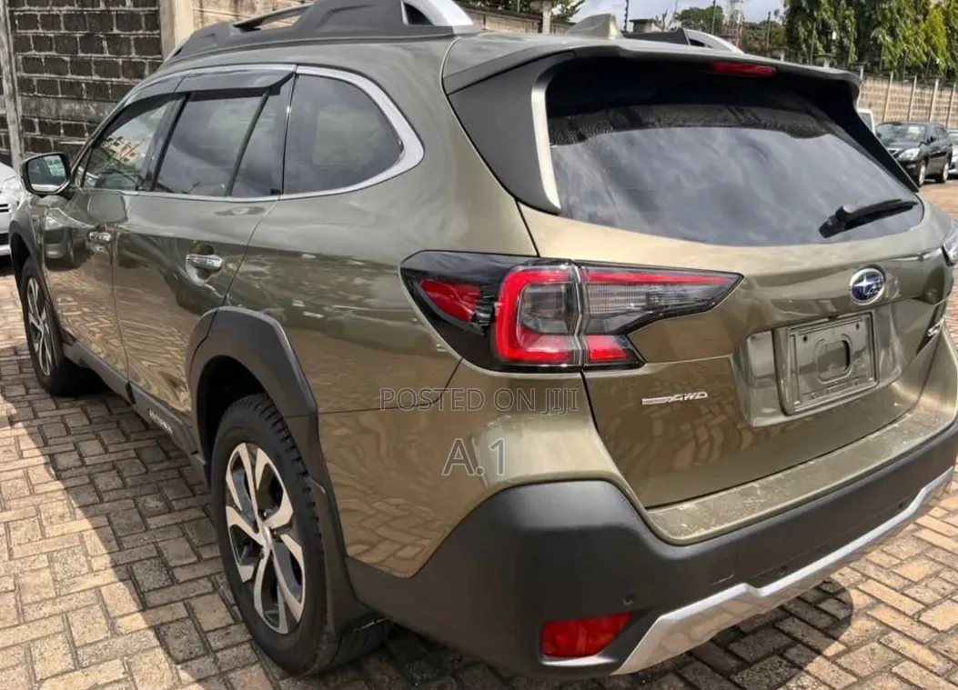 Subaru Outback Touring 2022 Gold