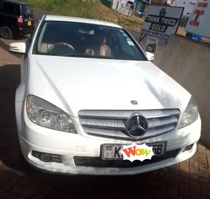 Mercedes-Benz C200 2010 White