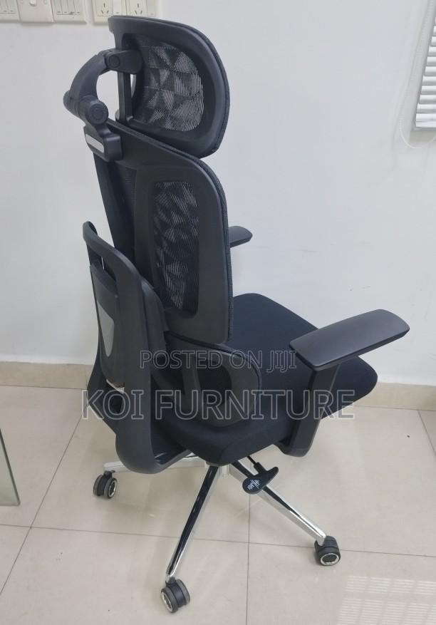 Office Chair : Black High-Back Ergonomic Office Chair - thumbnail 4