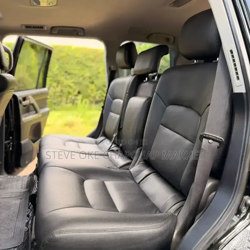Toyota Land Cruiser 2012 Black
