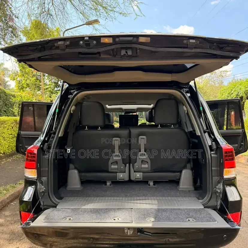 Toyota Land Cruiser 2012 Black