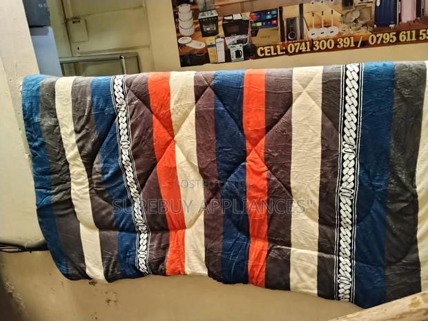 5by6 Woollen Blanket With Carry Bag