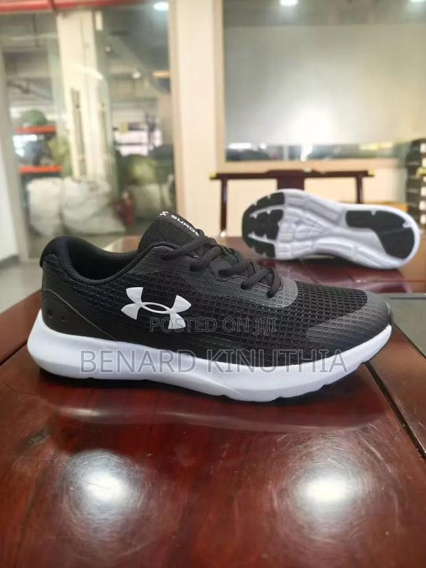 Under Amor Size 40 -45 - thumbnail 3