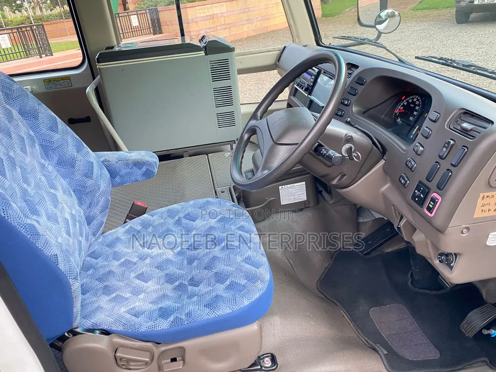 Mitsubishi Fuso Rosa 2019 White