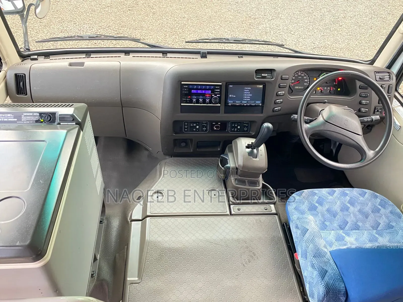 Mitsubishi Fuso Rosa 2019 White
