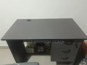Home Office Furniture Desk Available for Sale, Good Condition.