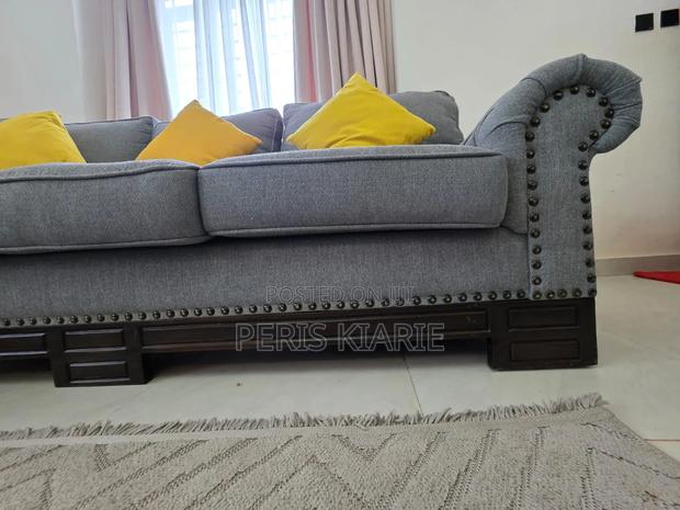 8 Seater (3,3,2)