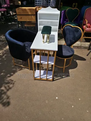 Nail Set Of Love Seats, Styling Seats And Table Black White