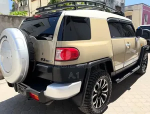 Toyota FJ Cruiser 2017 Beige