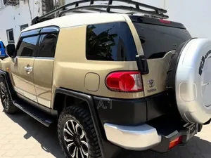 Toyota FJ Cruiser 2017 Beige