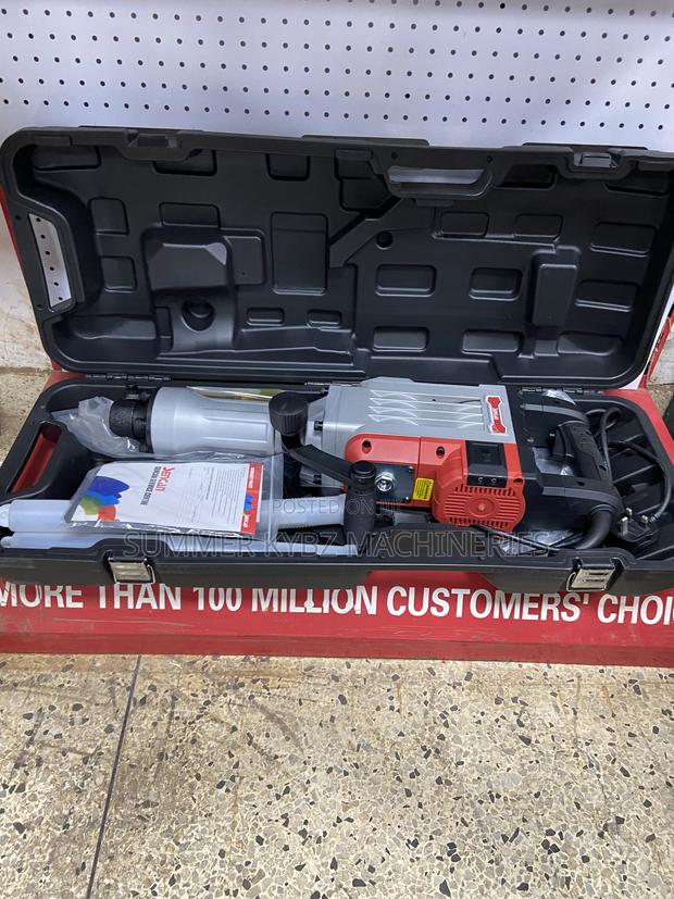 Heavy-Duty Demolition Hammer,