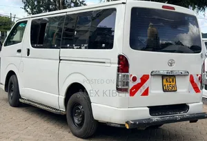 Toyota HiAce 2012 White