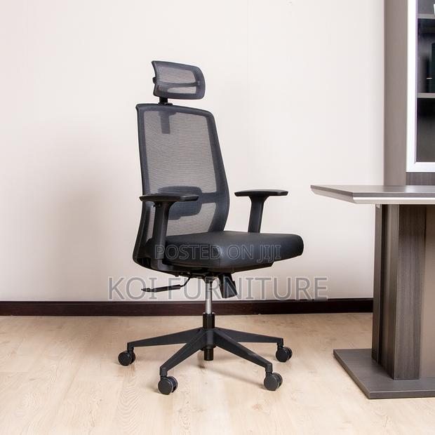 Office Chairs; Ue-02bhs Col Black Mesh Executive Office Chairs - main view