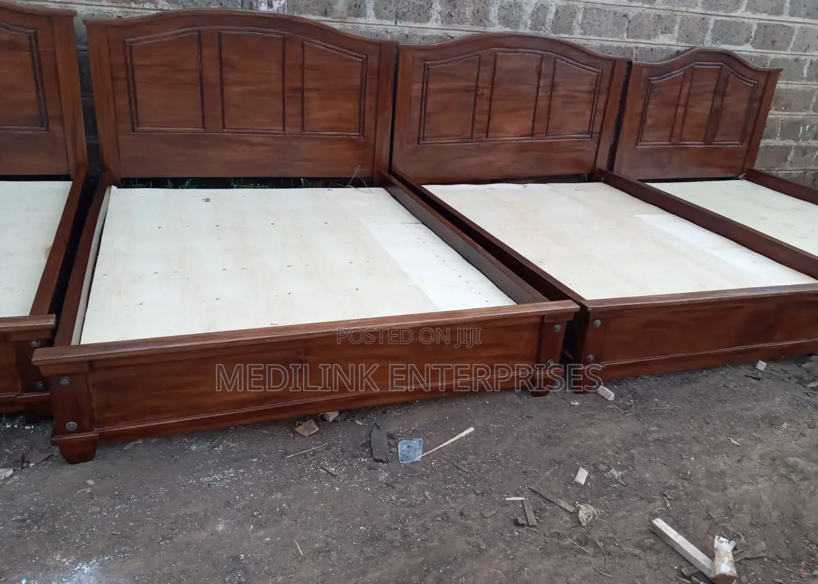 Moline Solid Mahogany 5*6 Beds Walnut