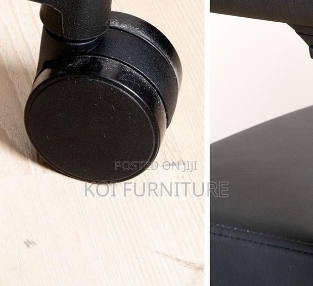 Office Chairs; Ue-02bhs Col Black Mesh Executive Office Chairs - thumbnail 8