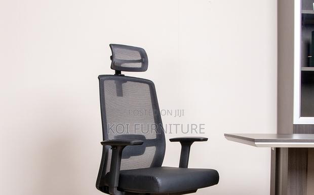 Office Chairs; Ue-02bhs Col Black Mesh Executive Office Chairs - thumbnail 9