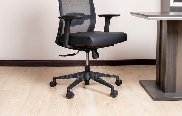 Office Chairs; Ue-02bhs Col Black Mesh Executive Office Chairs - thumbnail 10