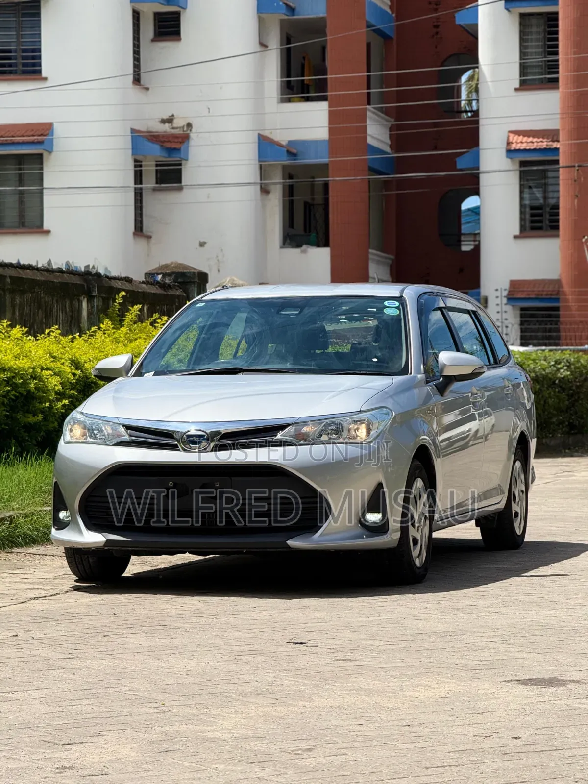 Toyota Corolla Fielder 1.5 Hybrid FWD 2020 Silver