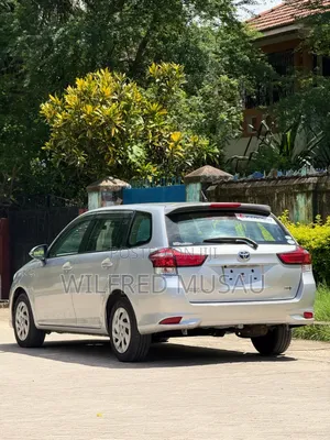 Toyota Corolla Fielder 1.5 Hybrid FWD 2020 Silver