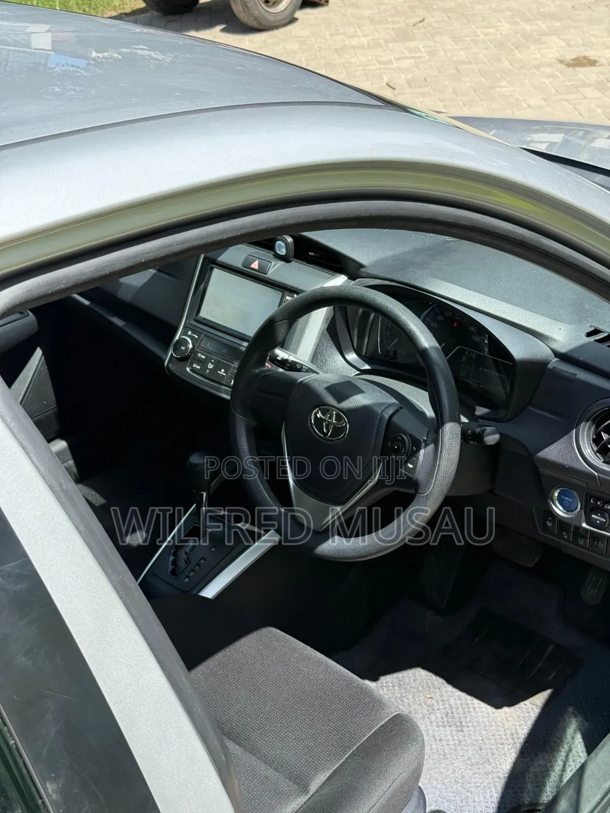 Toyota Corolla Fielder 1.5 Hybrid FWD 2020 Silver
