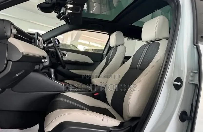 Honda Vezel 1.5 Hybrid 2WD 2020 White