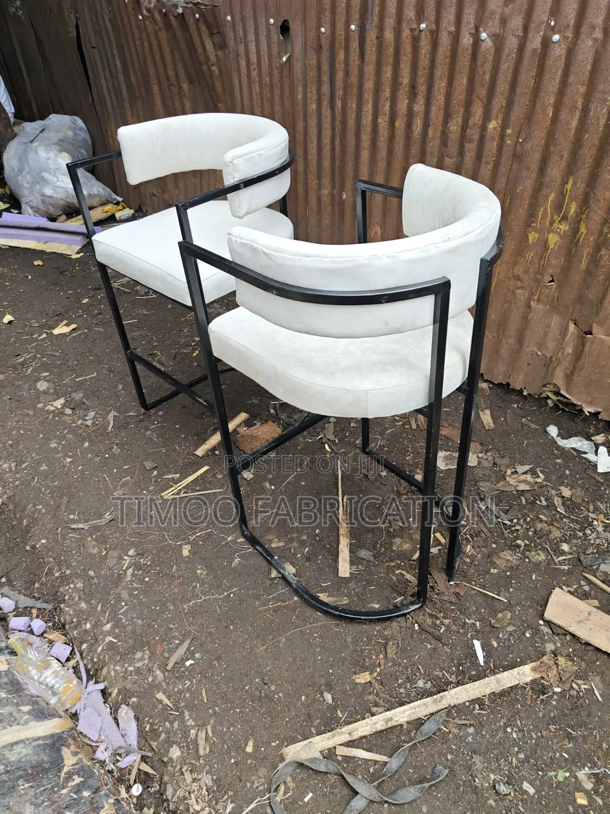 Make -Up Seats/Counter Seats