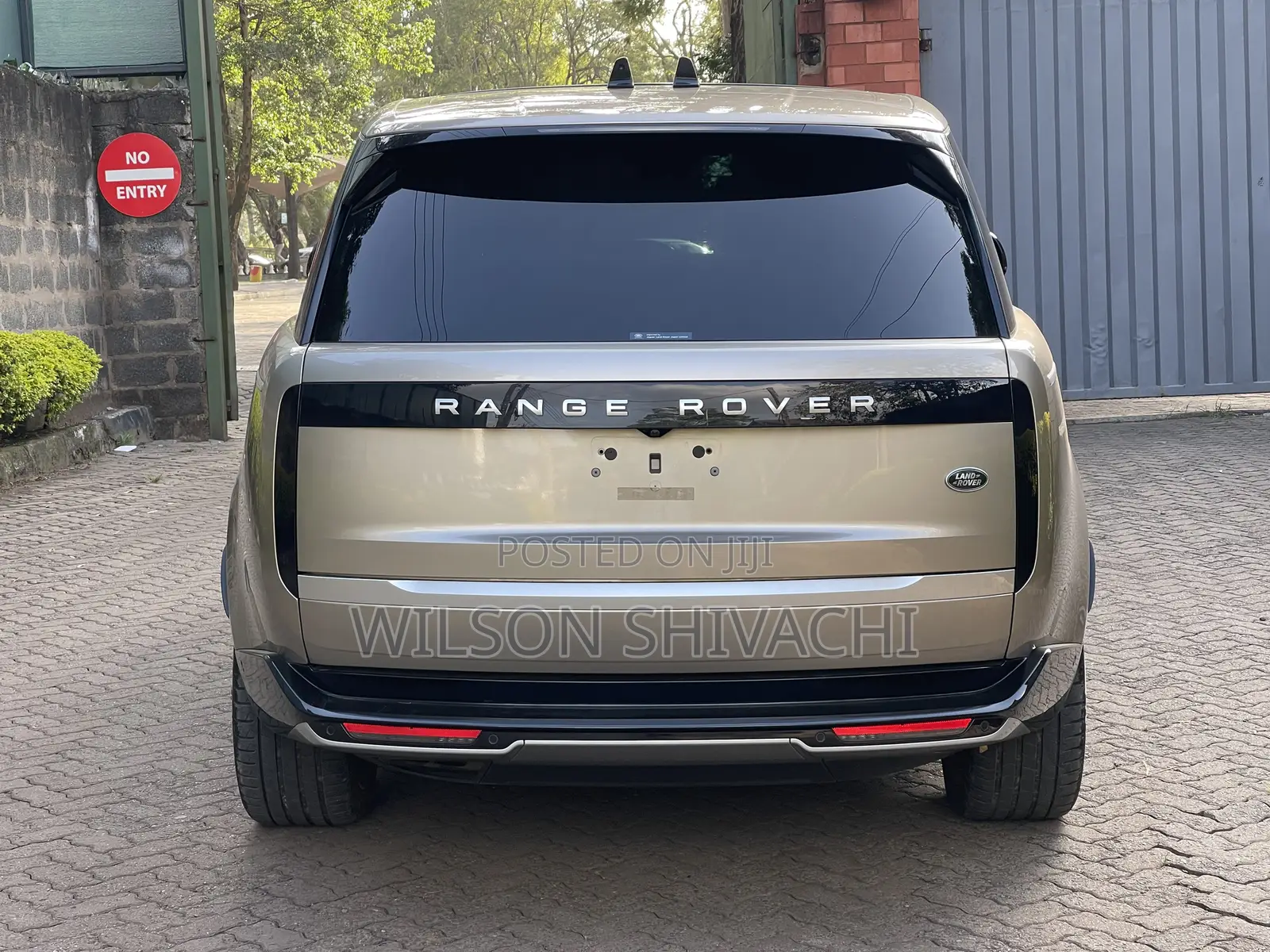 Land Rover Range Rover Vogue 2022 Gold