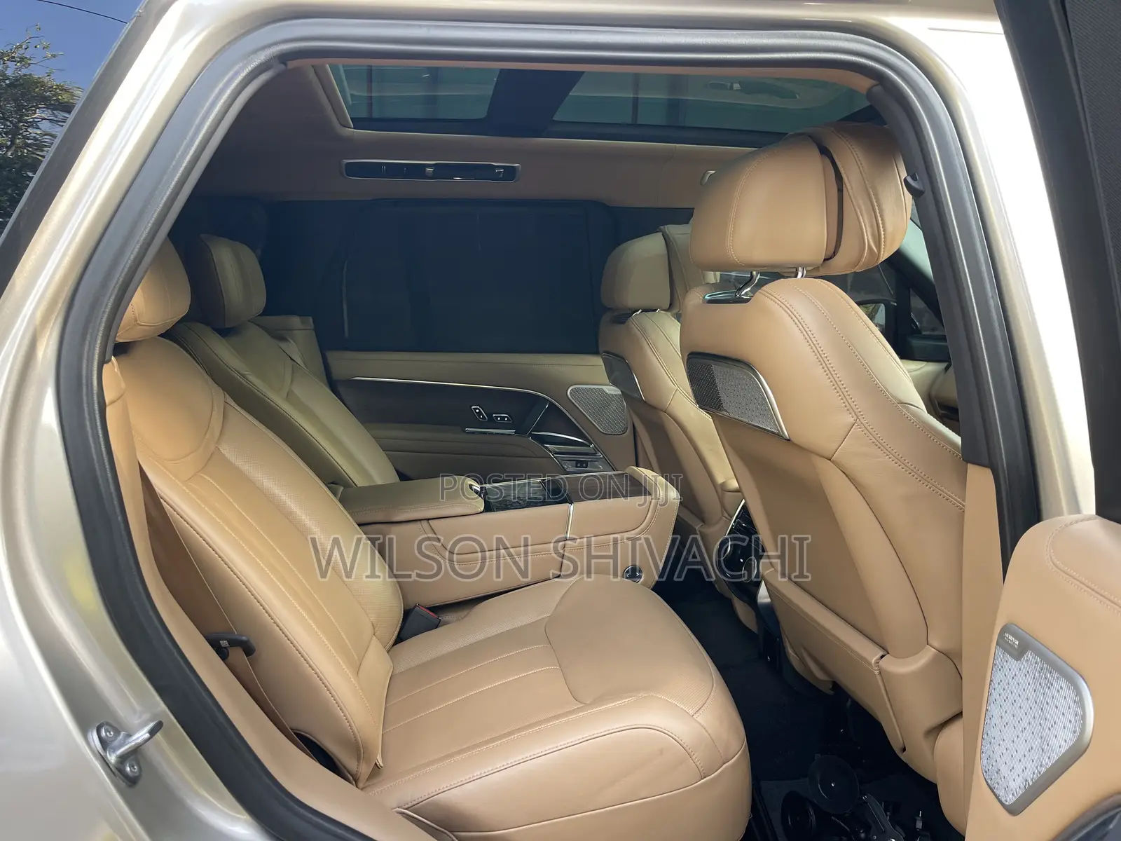 Land Rover Range Rover Vogue 2022 Gold
