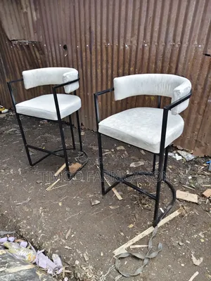 Make -Up Seats/Counter Seats