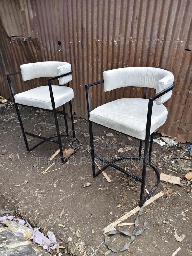 Make -Up Seats/Counter Seats - thumbnail 2