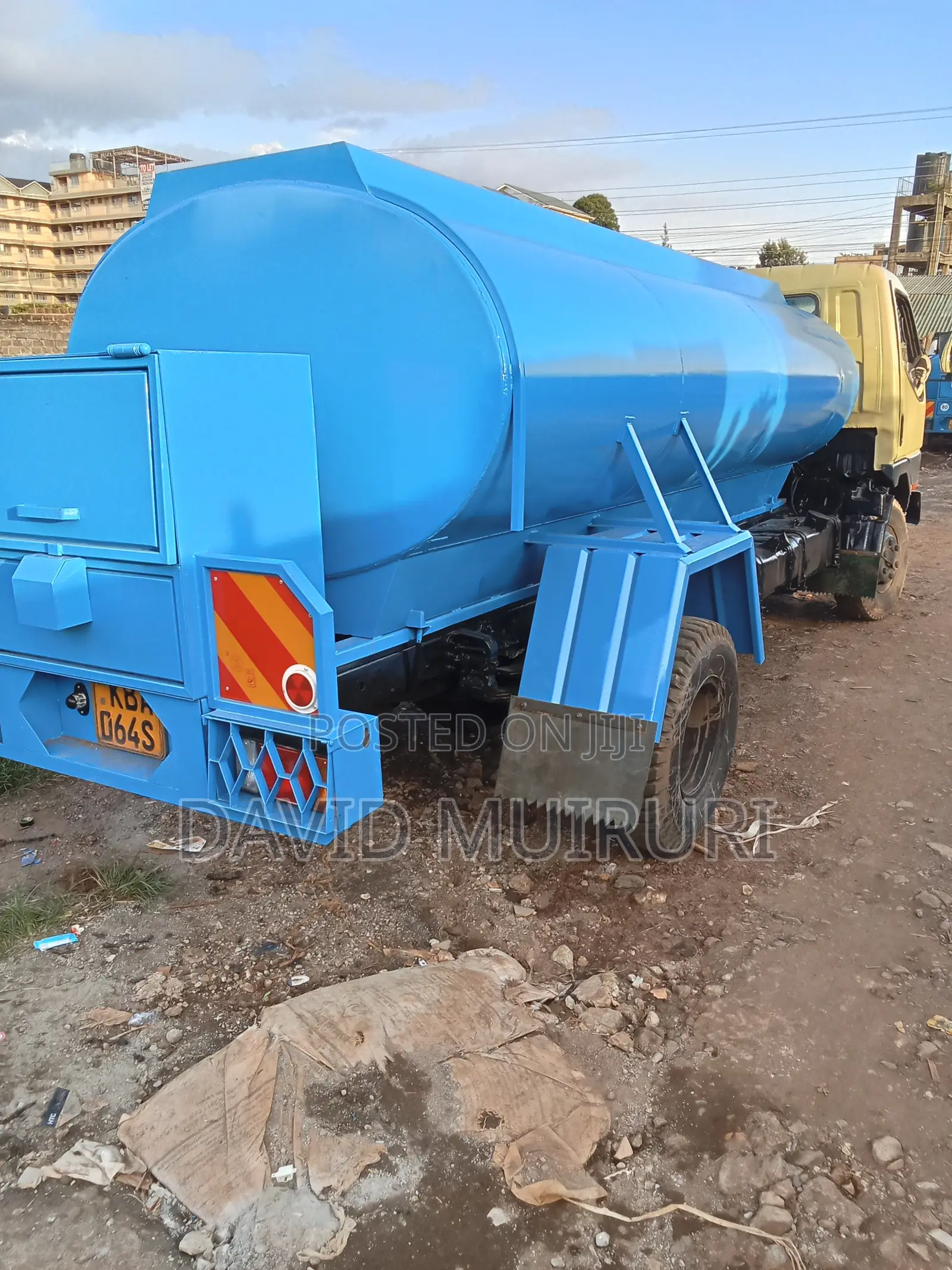 Mitsubishi Water Bowser Truck 2008 Yellow