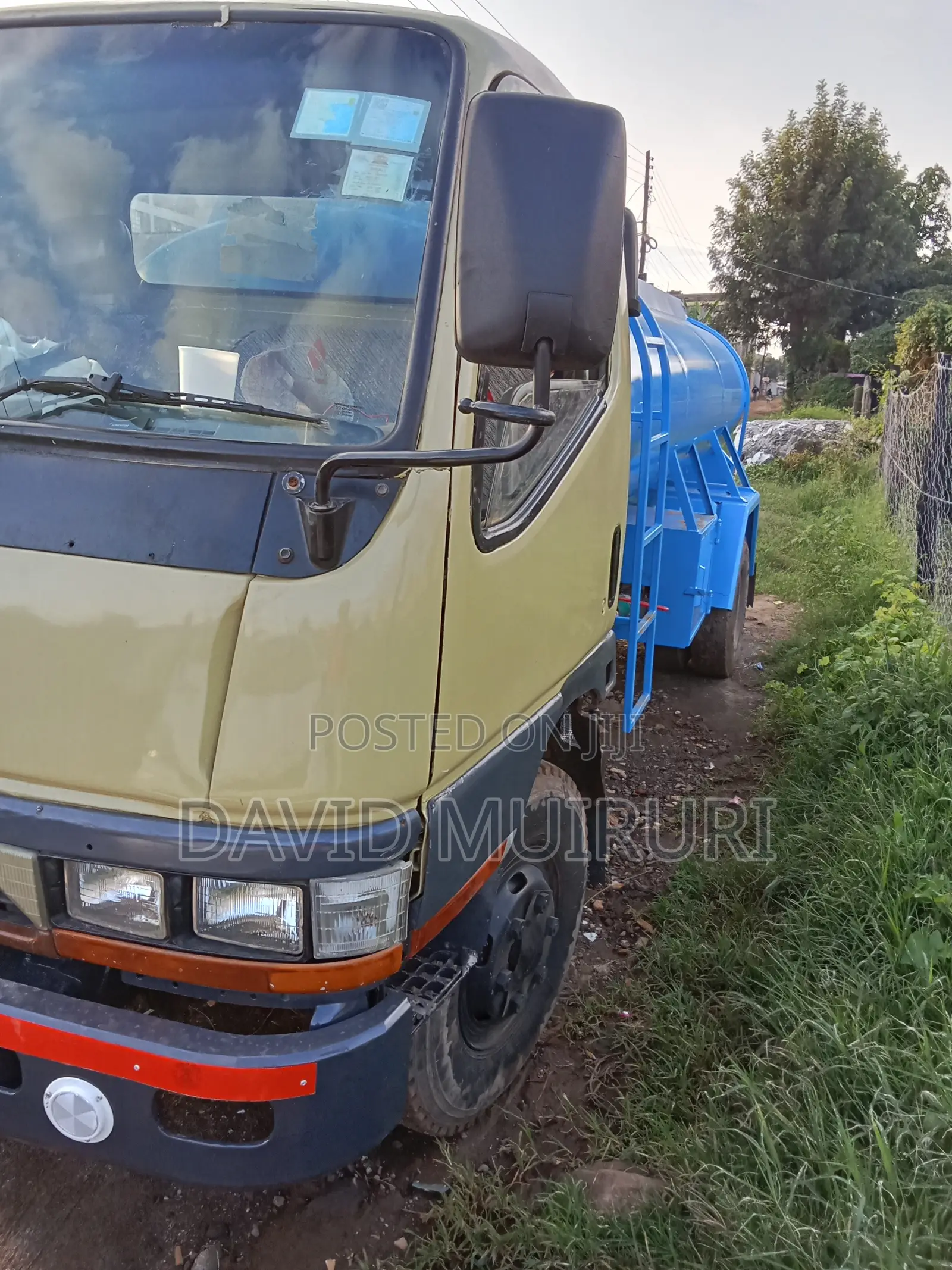 Mitsubishi Water Bowser Truck 2008 Yellow