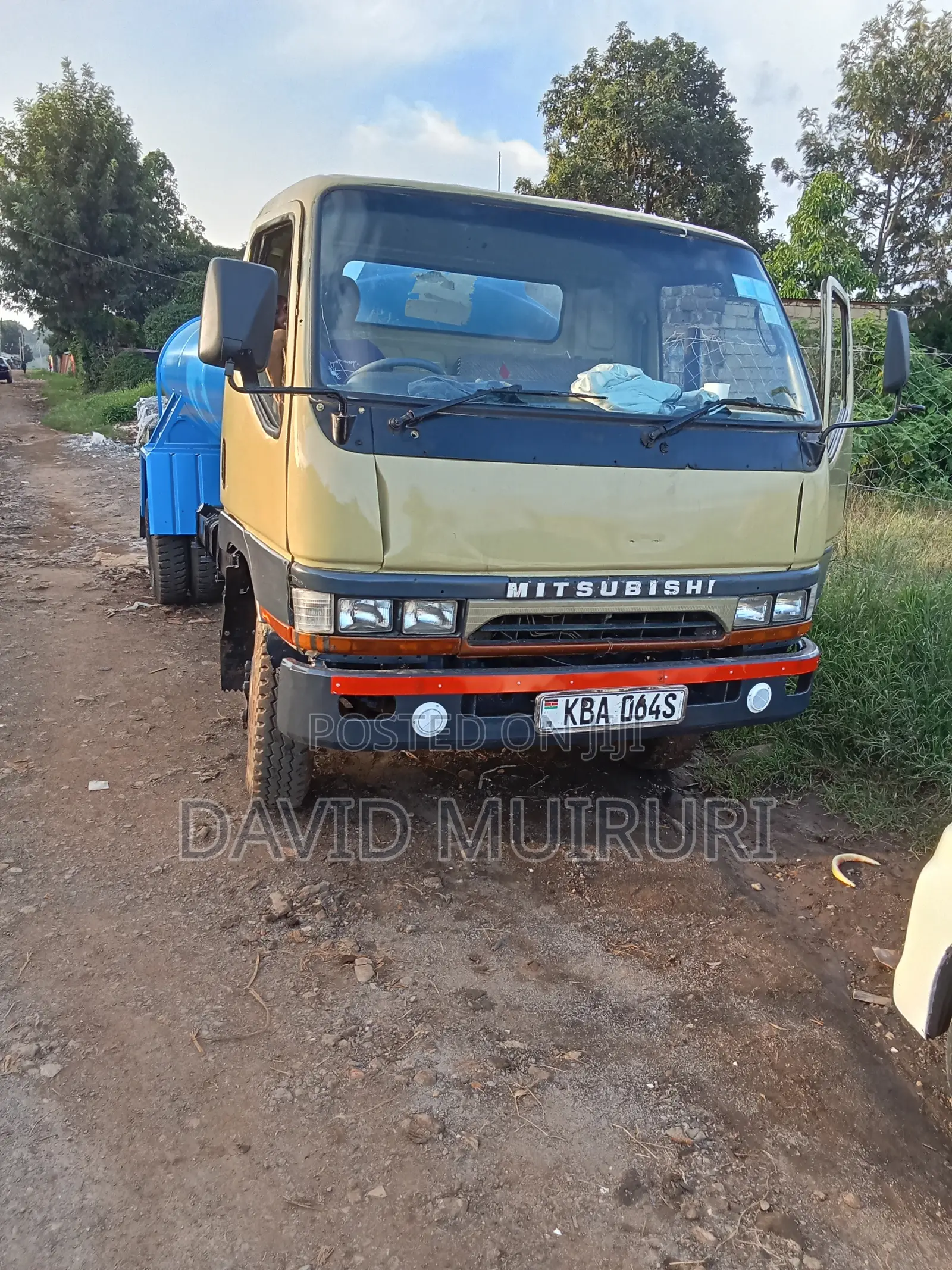 Mitsubishi Water Bowser Truck 2008 Yellow
