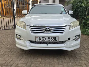 Toyota Vanguard 2012 White