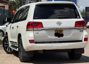 Toyota Land Cruiser 4.6 V8 ZX 2015 White