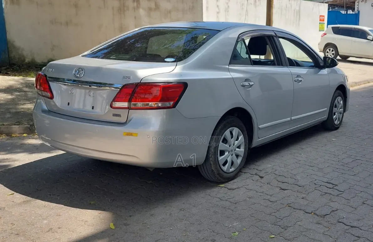 Toyota Premio 1.8 FWD 2019 Silver