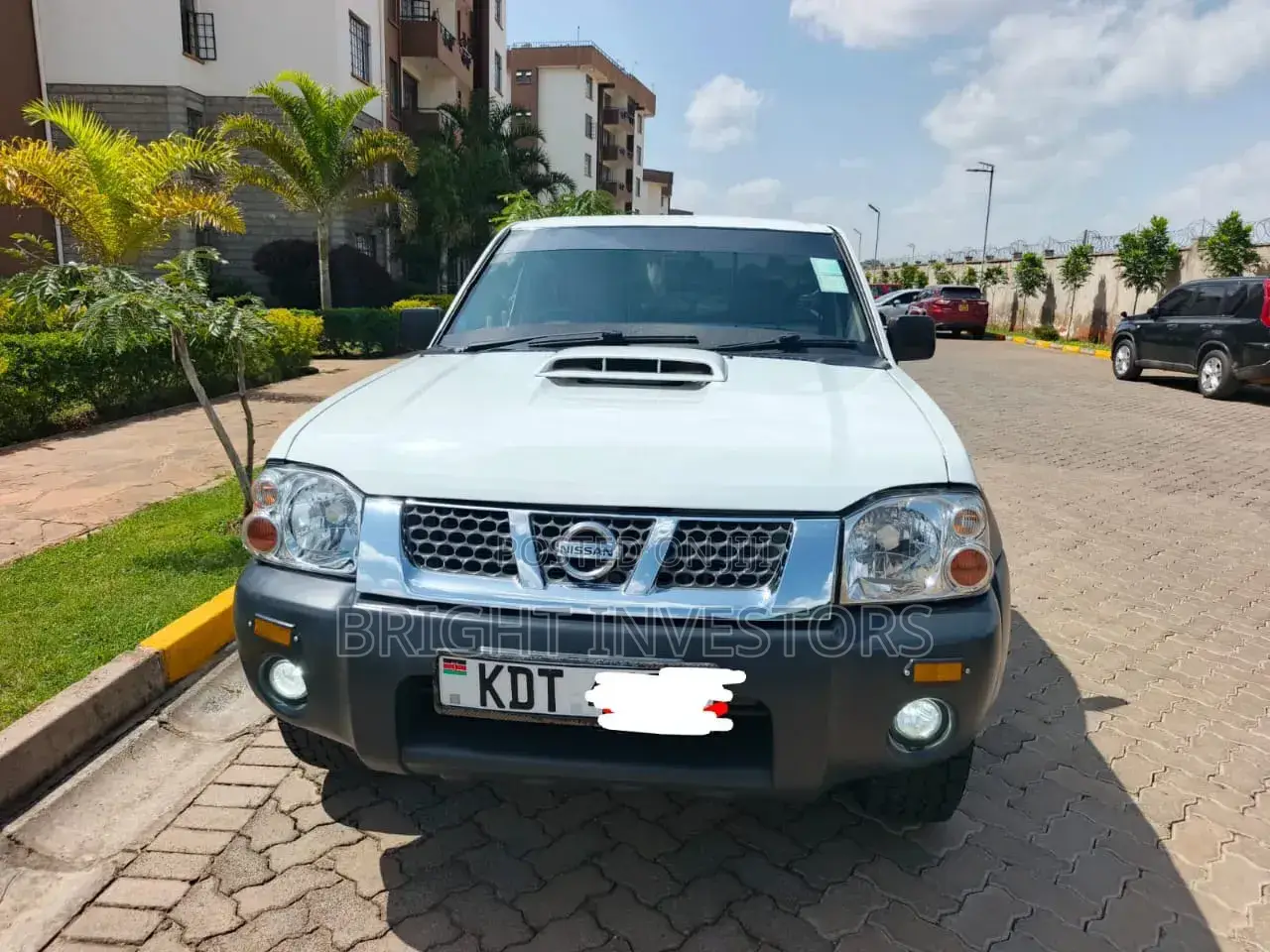 Nissan Hardbody 2017 White