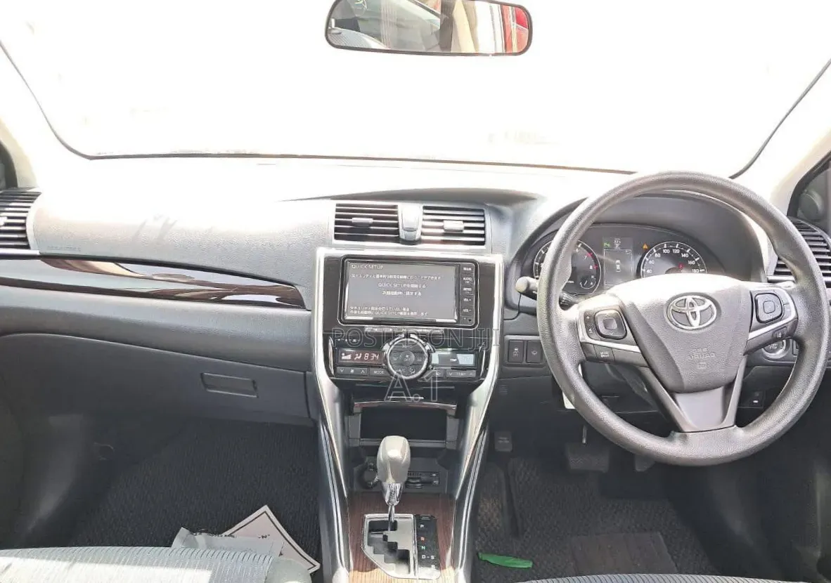 Toyota Premio 1.8 FWD 2019 Silver
