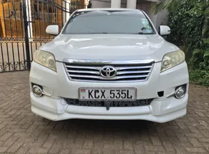 Toyota Vanguard 2012 White