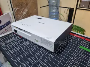 Sony VPL-Dx100 Projector